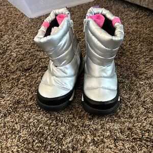 Kids snow boots